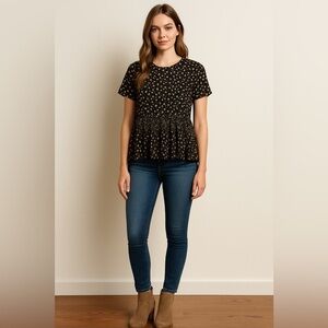 🌸 Paper Crane Black Floral Tiered Blouse 🌸
Size: Medium ✨